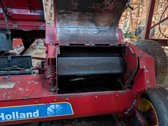 Image of New Holland FP240 equipment image 4