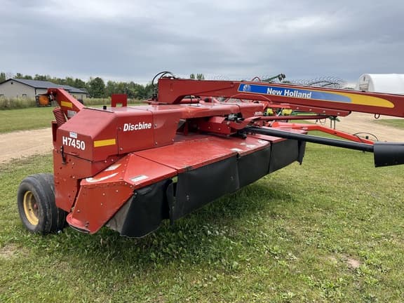 Image of New Holland H7450 equipment image 3