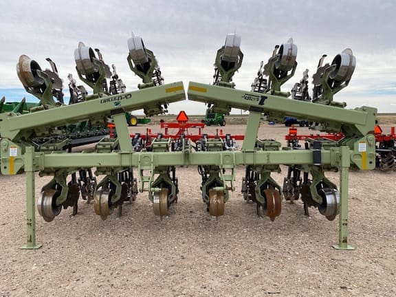 2011 Orthman 1tRIPr Equipment Image0