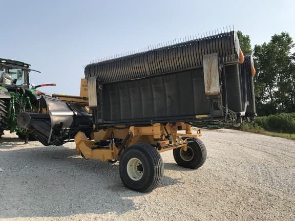 Image of Oxbo 334 equipment image 4