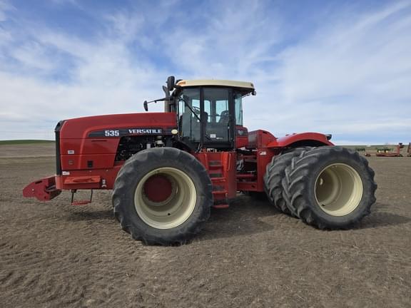 Image of Versatile 535 equipment image 2