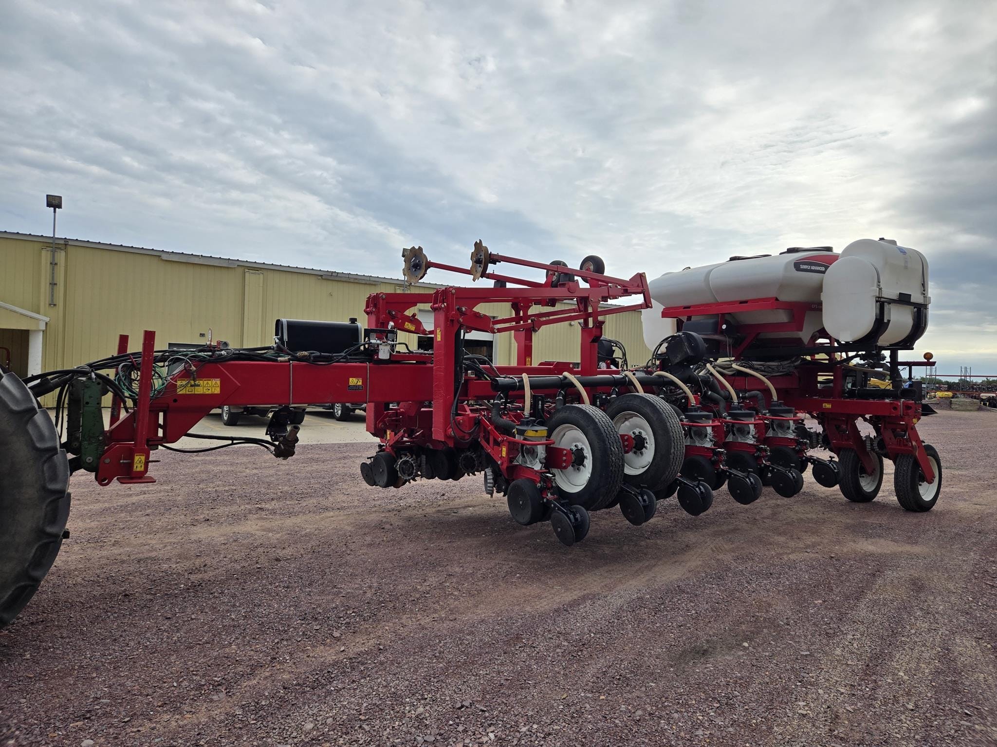 2011 White 8816 Equipment Image0