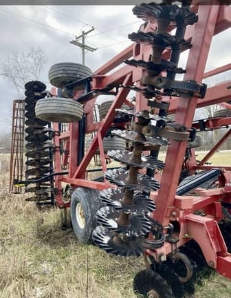 Image of Case IH 330 equipment image 3