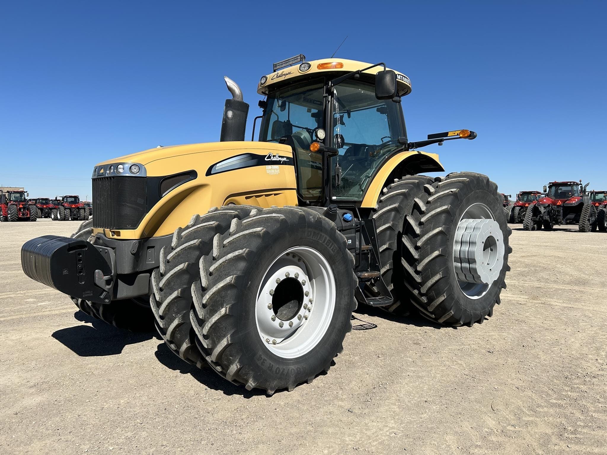 2012 Challenger MT685D Equipment Image0