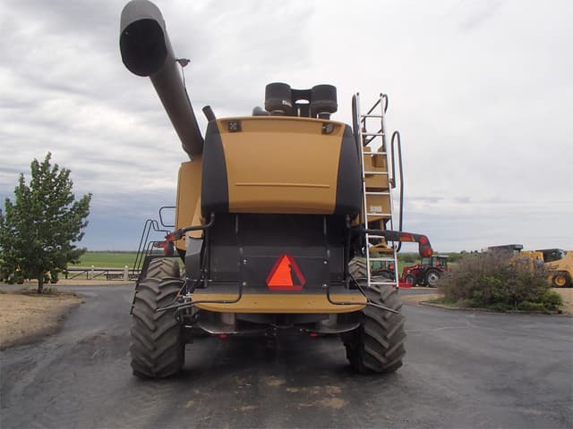 Image of CLAAS LEXION 760 equipment image 4