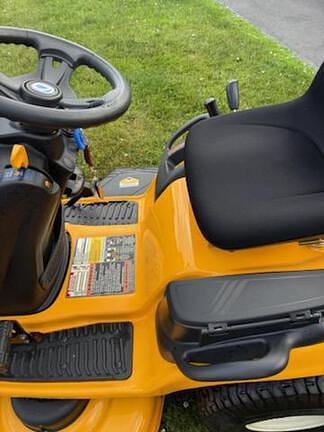 Image of Cub Cadet LTX1045 equipment image 4