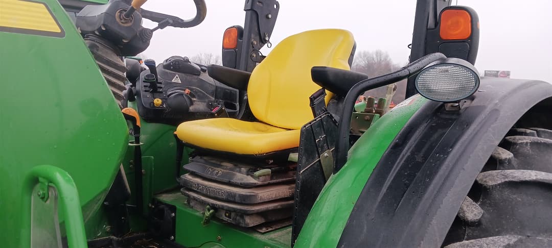 Image of John Deere 5085M Primary image