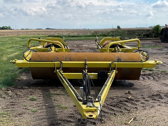 Image of Degelman LR7651 equipment image 1