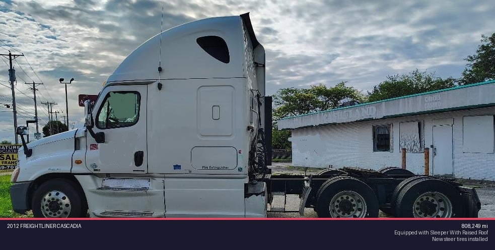 2012 Freightliner Cascadia Equipment Image0