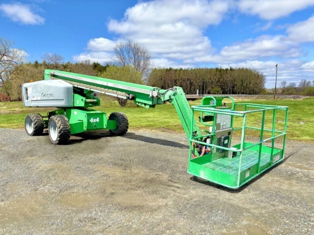 2012 Genie S-65 Equipment Image0