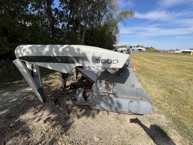 Image of Gleaner 3000 equipment image 4