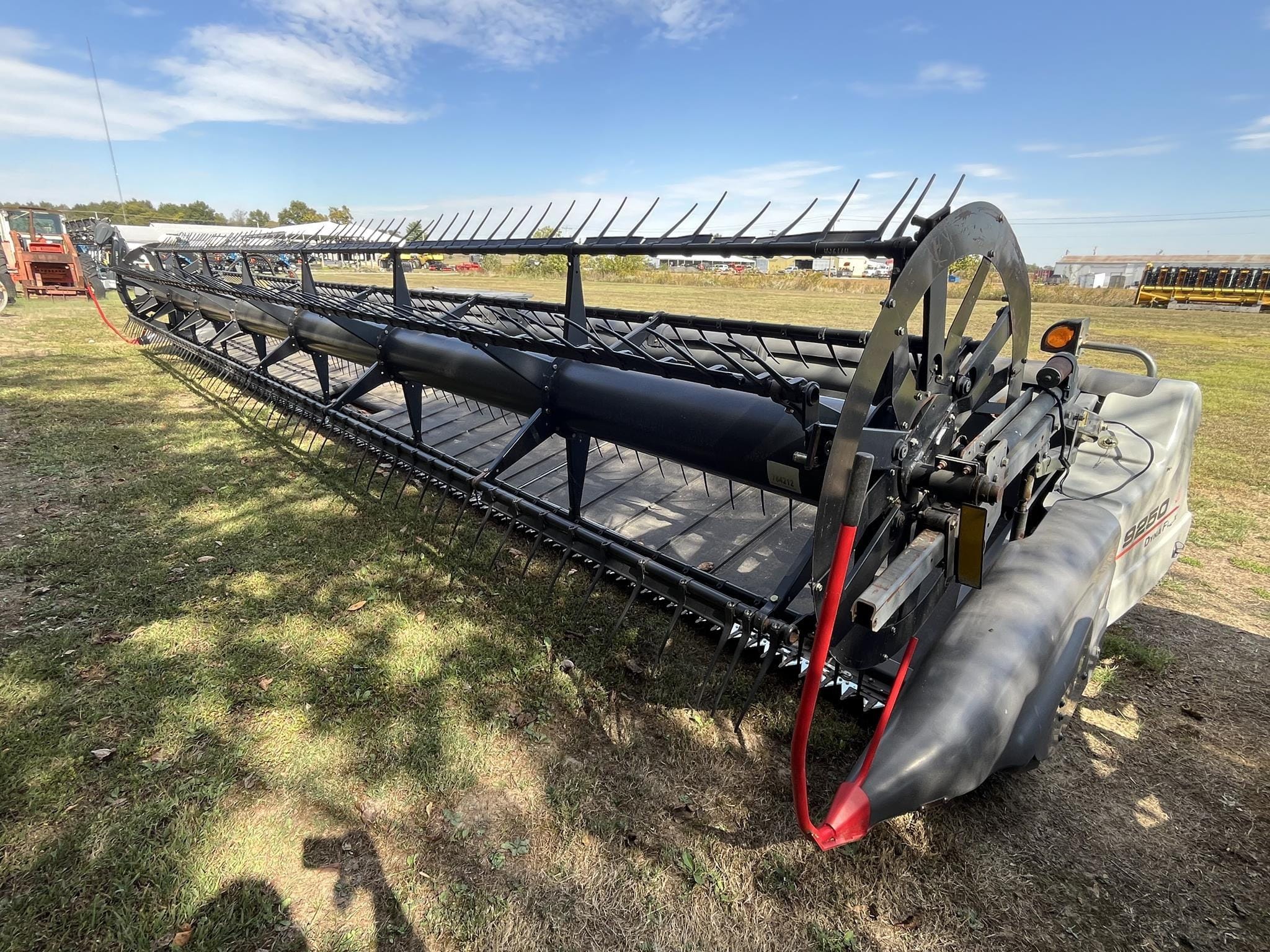 2012 Gleaner 9250 Equipment Image0