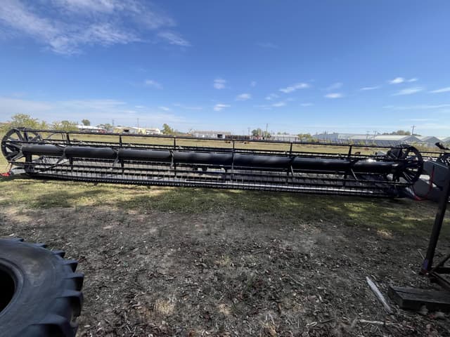 Image of Gleaner 9250 equipment image 1