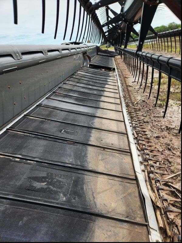 Image of Gleaner 9250 equipment image 4