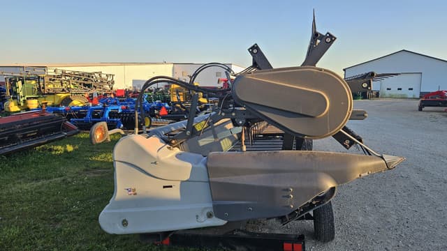 Image of Gleaner 9250 equipment image 4