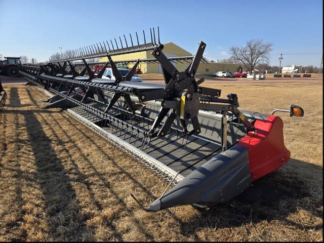 Image of Gleaner 9250 equipment image 1