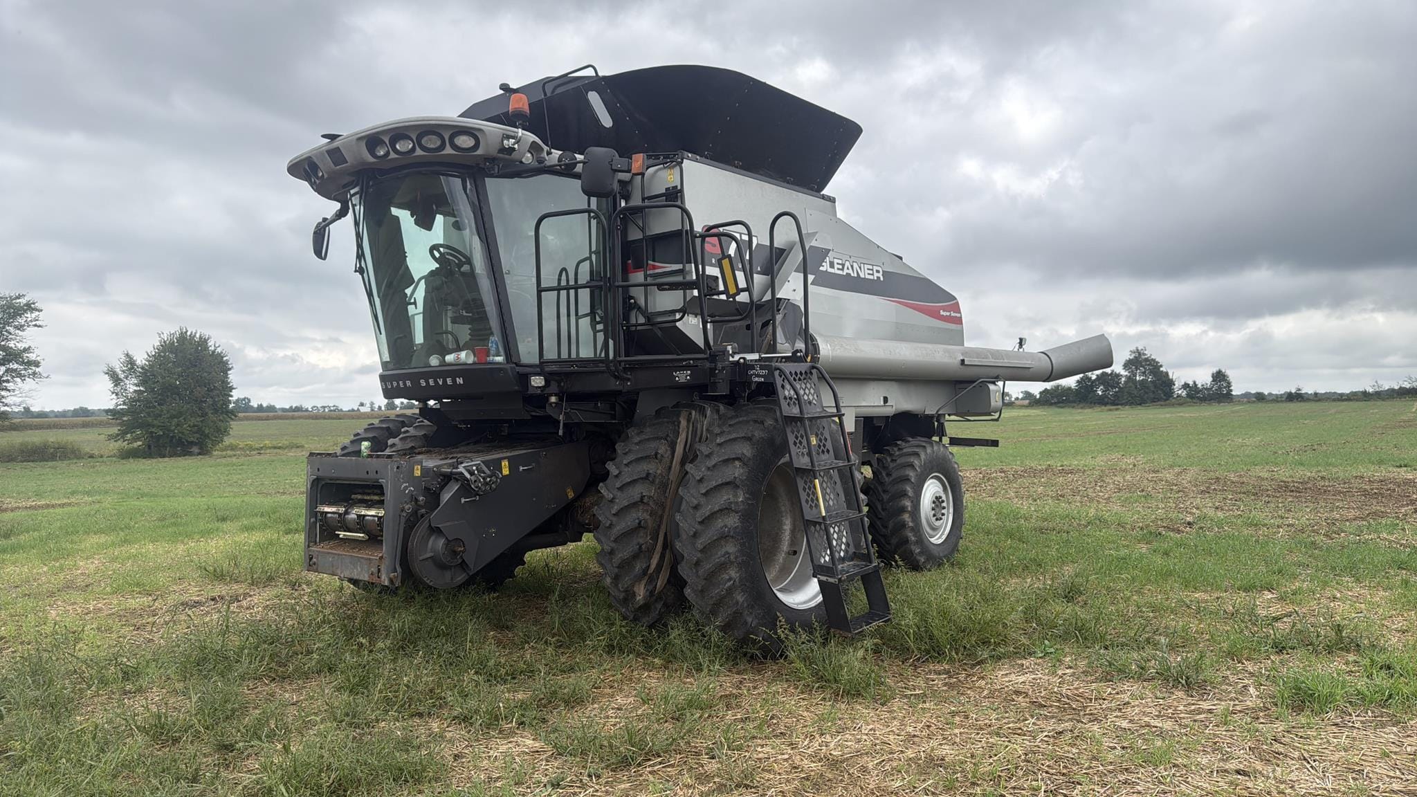 2012 Gleaner S77 Equipment Image0