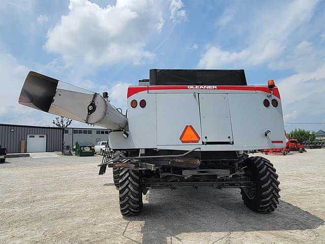 Image of Gleaner S77 equipment image 4