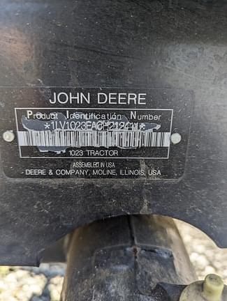 Image of John Deere 1023E equipment image 3