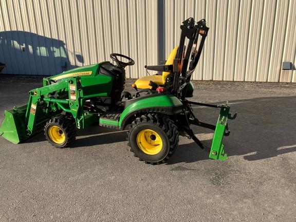 Image of John Deere 1026R equipment image 2