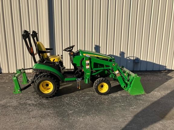 Image of John Deere 1026R equipment image 1