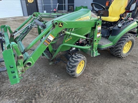 Image of John Deere 1026R equipment image 2