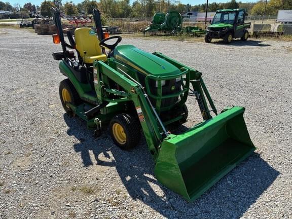 Image of John Deere 1026R equipment image 2