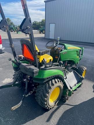 Image of John Deere 1026R equipment image 3