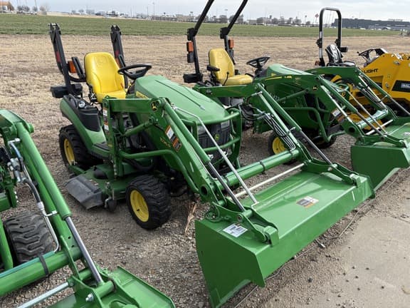 Image of John Deere 1026R equipment image 3