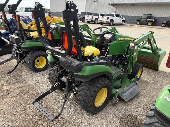 Image of John Deere 1026R equipment image 2