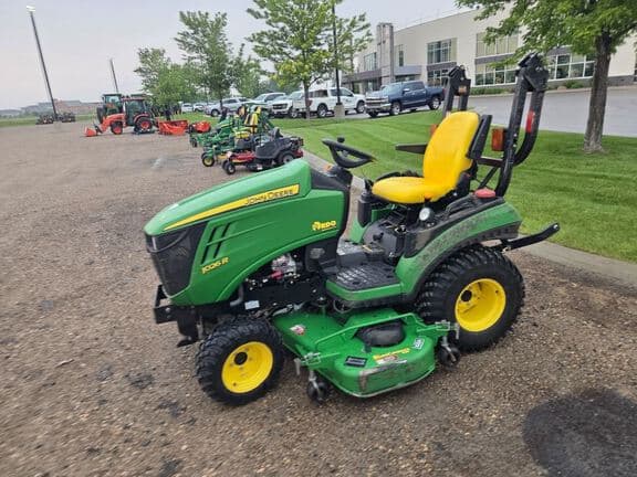 Image of John Deere 1026R equipment image 1