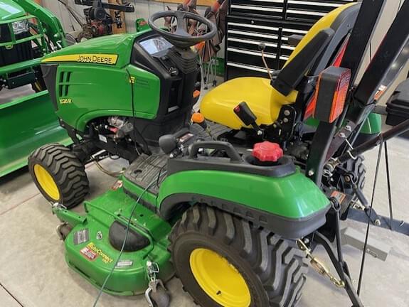 Image of John Deere 1026R equipment image 2