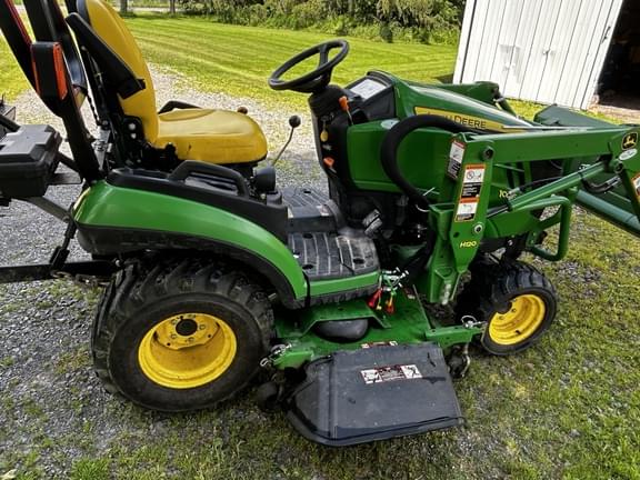 Image of John Deere 1026R equipment image 2
