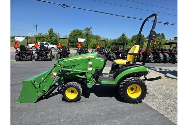 Image of John Deere 1026R equipment image 1