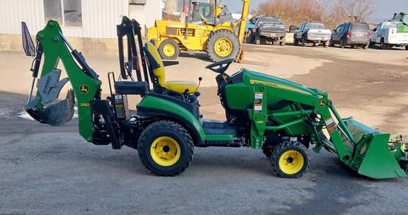 Image of John Deere 1026R equipment image 4