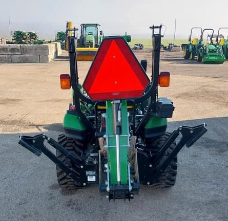 Image of John Deere 1026R equipment image 3