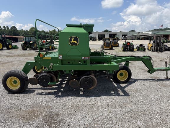 Image of John Deere 1590 equipment image 4