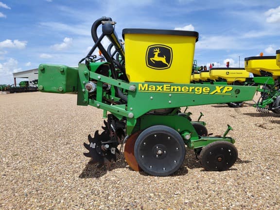 Image of John Deere 1720 equipment image 1