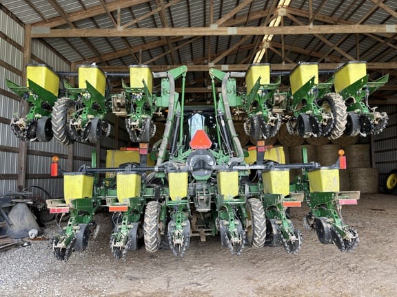 2012 John Deere 1720 Equipment Image0