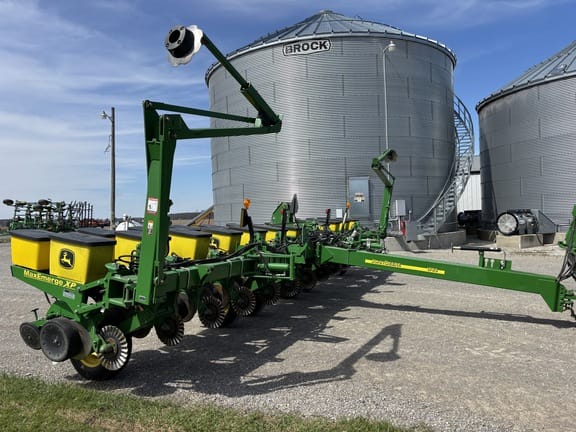 2012 John Deere 1760 Equipment Image0
