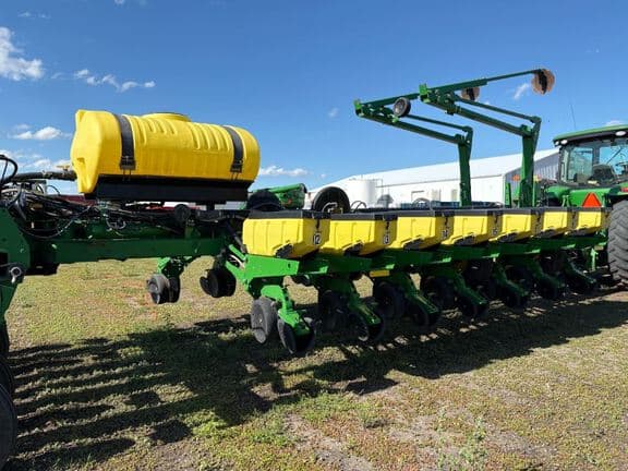 Image of John Deere 1770 equipment image 4