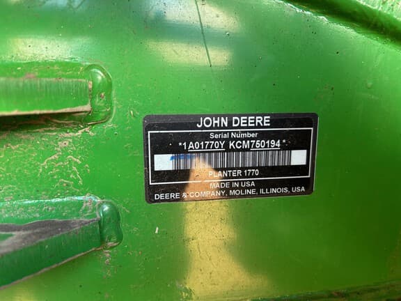 Image of John Deere 1770 equipment image 1