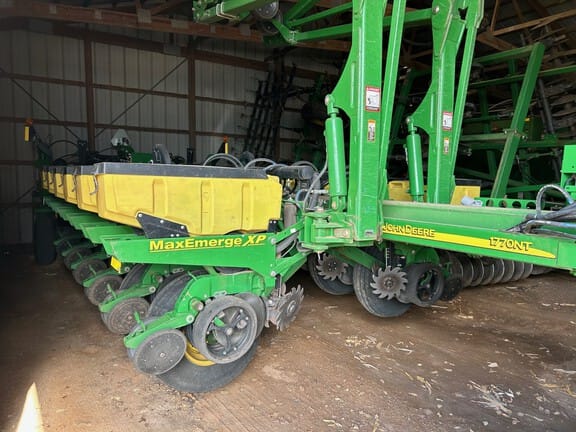 2012 John Deere 1770 Equipment Image0
