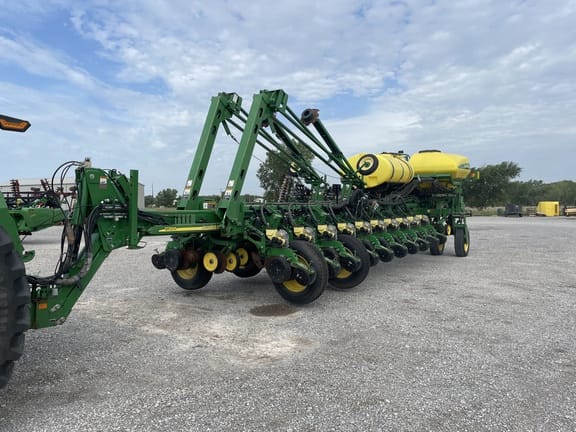 2012 John Deere 1770 Equipment Image0