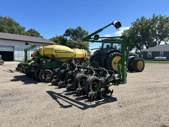 Image of John Deere 1770 equipment image 4