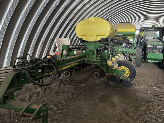 2012 John Deere 1770 Equipment Image0