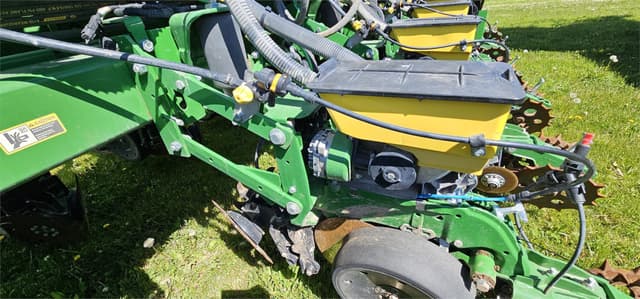 Image of John Deere 1770 equipment image 3