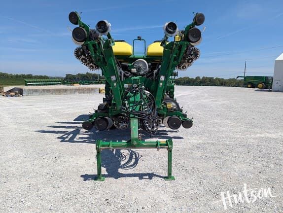 Image of John Deere 1790 equipment image 4