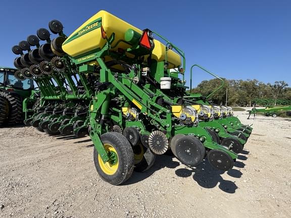 Image of John Deere 1790 equipment image 2