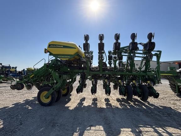 Image of John Deere 1790 equipment image 3